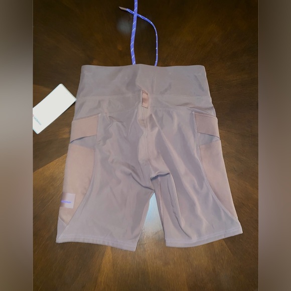 Buttery Feel SZ 8 Cargo SHR Hiking Short 8” - Picture 4 of 6